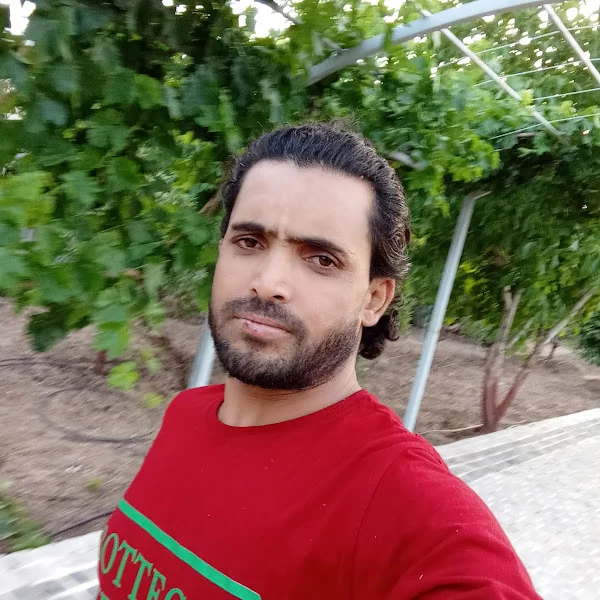 عبدلمالک خاکسار