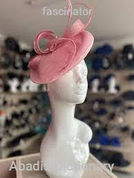 fascinator