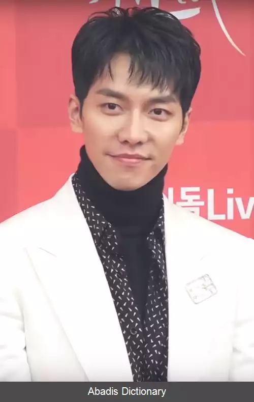 عکس فهرست جایزه ها و نامزدی های لی سونگ گی