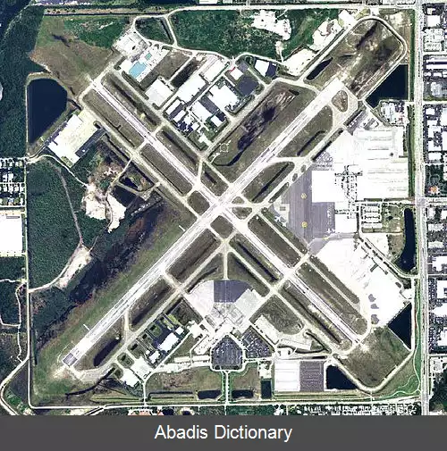 عکس فرودگاه شهری ناپل