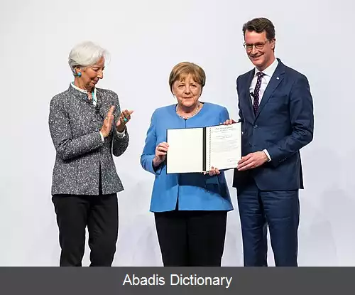 عکس فهرست جوایز و افتخارات دریافت شده توسط آنگلا مرکل