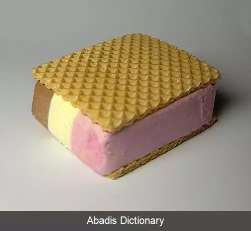 عکس بستنی توت فرنگی