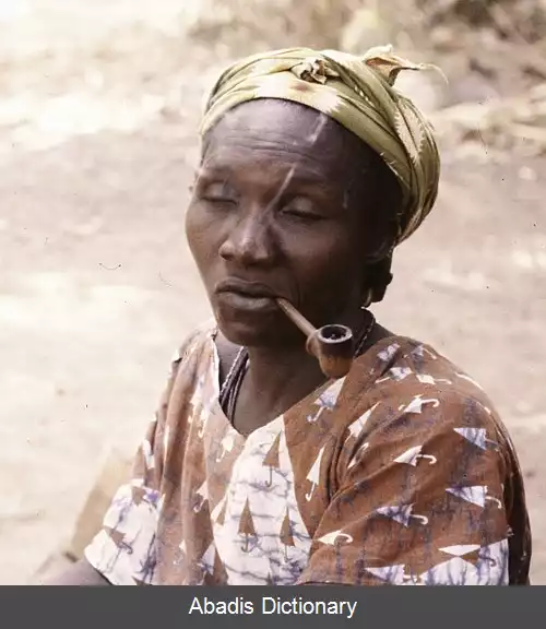 عکس زنان و مصرف دخانیات