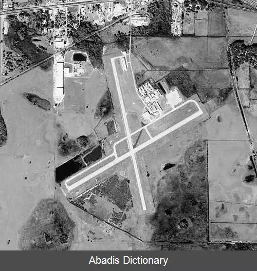 عکس فرودگاه شهری لیک ولز