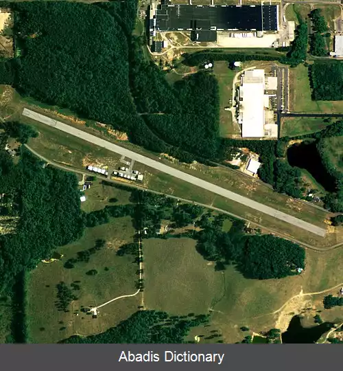 عکس فرودگاه شهری روانوک