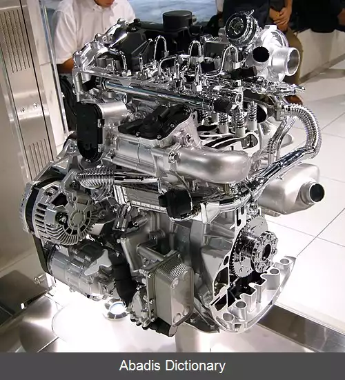 عکس موتور چهارسیلندر خطی