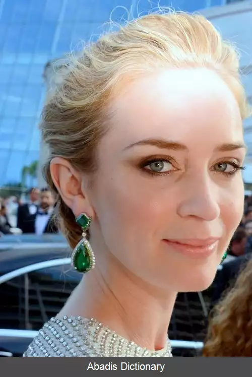 عکس فهرست جایزه ها و نامزدی های امیلی بلانت