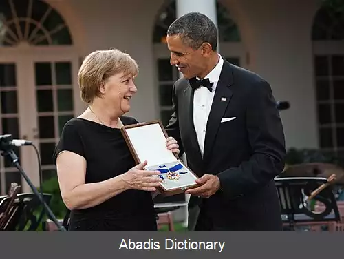 عکس فهرست جوایز و افتخارات دریافت شده توسط آنگلا مرکل