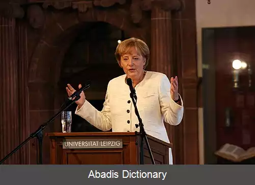 عکس فهرست جوایز و افتخارات دریافت شده توسط آنگلا مرکل