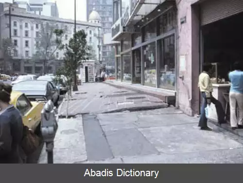 عکس فرونشست ناشی از آب های زیرزمینی