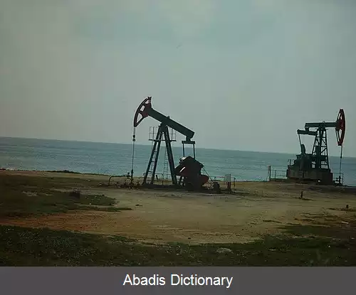 عکس استخراج نفت